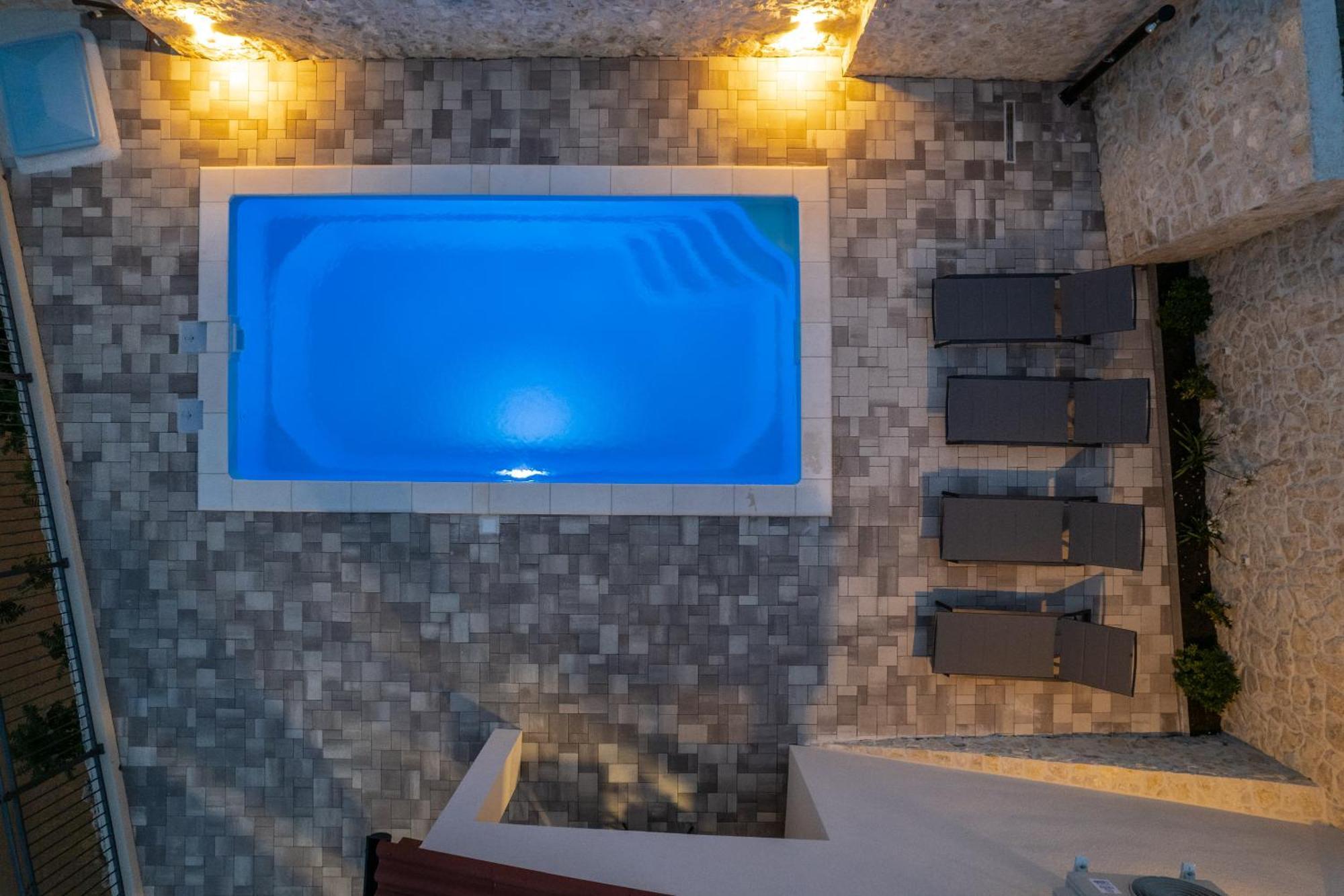Villa Kamia With Private Heated Pool And Electric Vehicle Adapter Zubovići Εξωτερικό φωτογραφία